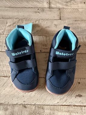 Watelves Toddler Wide Navy and Light Blue Velcro Sneakers size 8W NWT